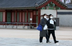 추위에도 경복궁 나들이