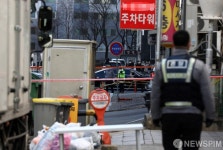 주변 지반 내려앉은 마두역 인근 상가 건물