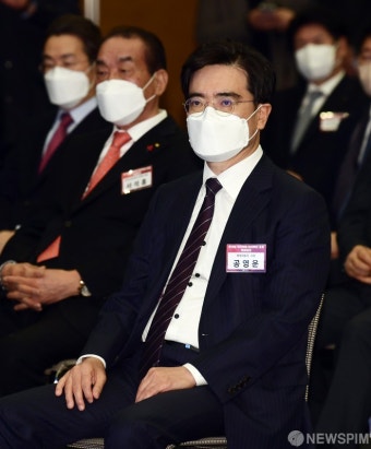 윤석열 대선 후보 강연 듣는 공영운 현대자동차 사장
