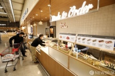 먹거리 대폭 강화한 홈플러스 메가 푸드 마켓