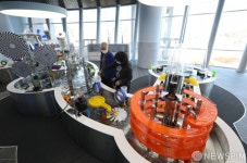 물재생 체험시설 체험하는 관람객들