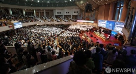 성도들로 가득 찬 여의도 순복음교회