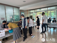 [6·1지방선거] 사전투표 영향 다소 한산...전주시 평화동 투표소