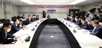 한덕수 총리, 투자애로·규제개선 중소기업 현장간담회