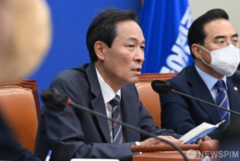 모두발언하는 우상호 비대위원장