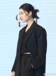 배우 정은채 블랙 수트도 잘 어울려