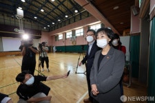 특수학교 찾은 박순애 사회부총리