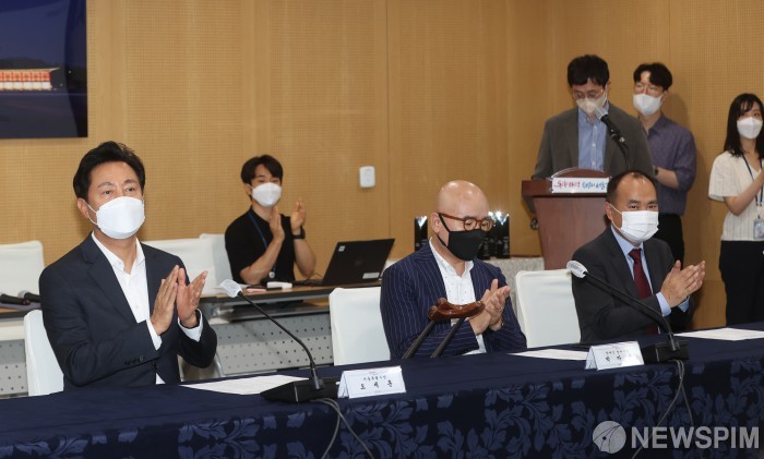 서울시, 1년간 무보수 활약할 20명의 새로운 명예시장 위촉식 개최