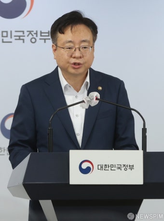 브리핑하는 조규홍 복지부 제1차관