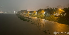 안양천 산책로 삼킨 폭우