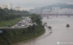 차 막히는 올림픽대로