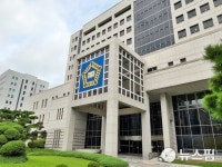 헤어지자는 여자친구 때리고 감금한 60대, 항소심도 실형
