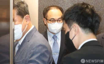 김주현 금융위원장 만나는 이원석 검찰총장
