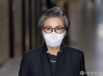 윤리위원회 참석하는 이양희 위원장