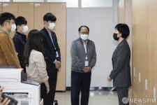 한화진 장관,낙동강유역환경청 방문 직원 격려