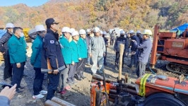 봉화 광산사고 진입로 확보 20~25m 남아…천공 지점 옮겨 시추작업 지속