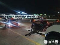 경부고속도로 천안IC 올라탄 오토바이...차량 추돌