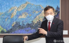 북한인권정책협의회 참석하는 김기웅 통일차관