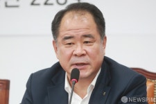 설 민생안정대책 관련 민·당·정협의회 발언하는 신영호 농협하나로유통 대표
