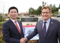 이상일 용인시장, 자매도시 플러튼시 방문…교류·협력 논의