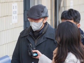 배우 오영수, 강제추행 혐의 첫 공판 출석
