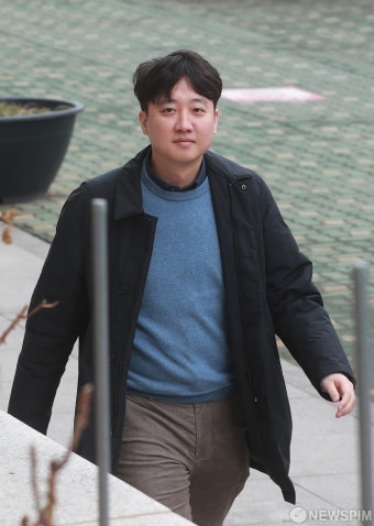 이기인 - 천하람 - 허은아 - 김용태 후보 간담회 참석하는 이준석 전 대표
