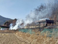 안동 일직면 야산서 불…헬기 2대 투입 22분만에 큰 불길 잡아