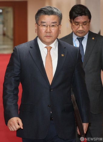 국무회의 참석하는 유병호 감사원 사무총장