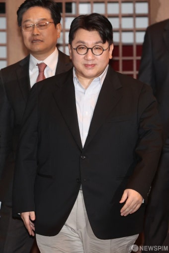 관훈포럼 참석하는 방시혁 의장