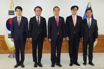 한덕수 국무총리, 차관급 인사에 임명장 전달하고 이상철 상임위원과 김석우 차관 등 인선 완료
