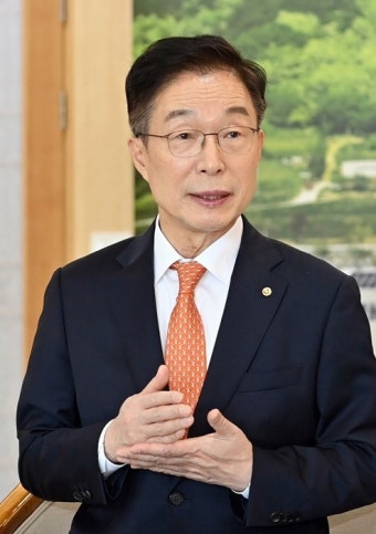 '뇌물수수 혐의' 임종식 경북도교육감 검찰에 송치