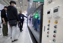 전문가의 기계 설명 들어볼까