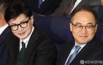 '조선제일검'에서 '법무부 수장'으로…한동훈 숨가쁜 취임 1년