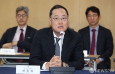 인사말하는 하종원 세브란스병원장