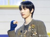 보이넥스트도어 태산 자체 발광