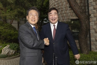 이재명 대표 맞이하는 싱하이밍 주한중국대사