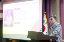 강연 나선 함운경 전국 군산 횟집 네모선장 대표