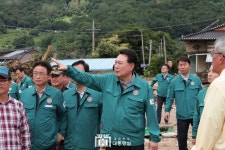尹대통령, 예천 산사태 현장 방문...중앙·지방정부 힘 합쳐 도울 것