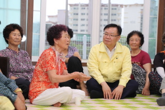 홍남표 창원시장, 집중호우 취약지역 현장 점검…대피주민 위로