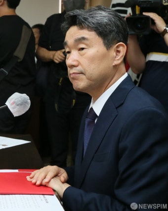 내란 특검팀, 이주호 교육부 장관과 박종준 경호 처장 소환하여 12·3 비상계엄 관련 조사Plan7