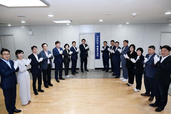 박종철 의원, 계엄 지지 글 논란에 진심 사과…사퇴 압박에도 입장 단호