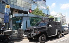 오리역 투입된 경찰특공대 차량