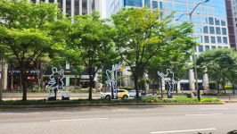 강남구, 국기원 사거리에 태권도 품새 본뜬 조형물 11개 설치