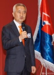연설하는 최진석 상임대표