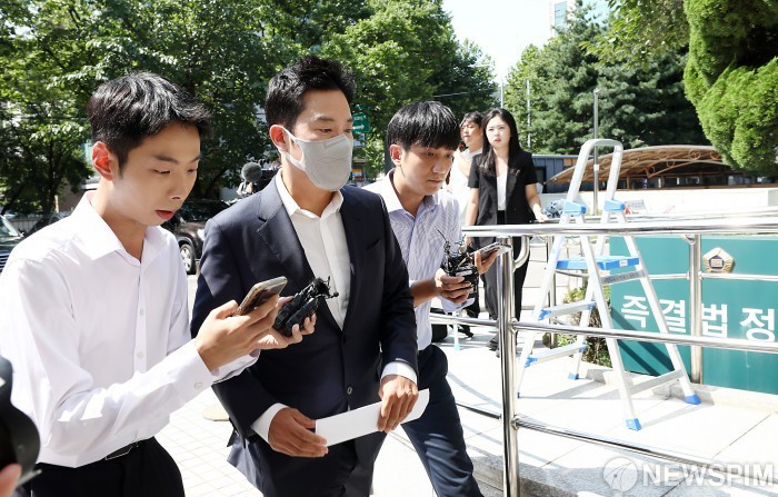 프로골퍼 안성현, 코인 불법 상장 혐의 1심 실형 선고 후 석방 법원 결정