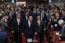 국립외교원 60주년 기념식 참석하는 윤석열 대통령