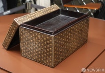 공개된 800년 베일을 벗은 고려 나전국화넝쿨무늬상자