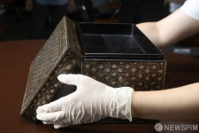 800년 베일을 벗은 고려 나전국화넝쿨무늬상자