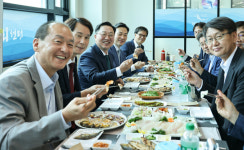안심하고 드세요 이장우 시장, 노은도매시장서 수산물 안전 강조