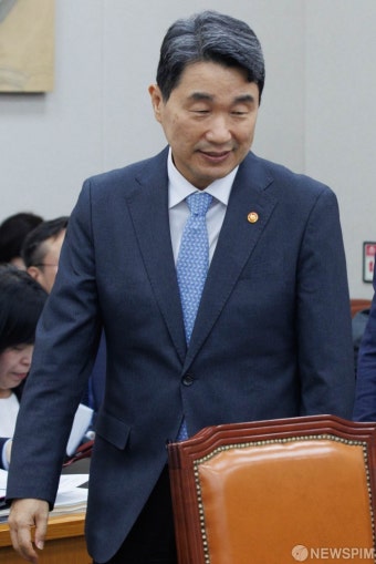 이주호 부총리, 국민의 우려에 대응하며 현안 신속 처리 강조